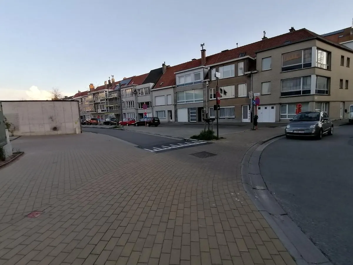 Appartement Bartine - Modern And Spacious Flat Near The Sea, Free Parking Space Oostende België