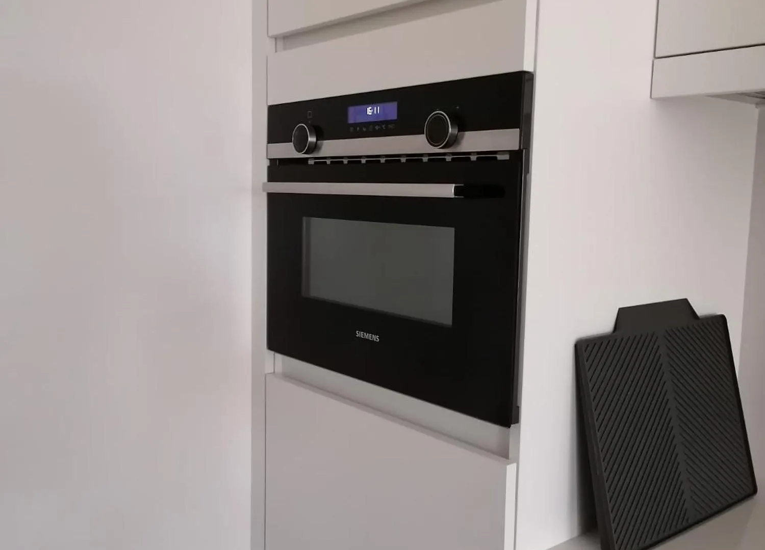 Bartine - Modern And Spacious Flat Near The Sea, Free Parking Space Остенде Бельгия