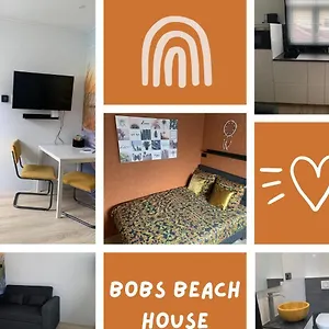 bobs-beach-house.zandvoort-hotels.com/